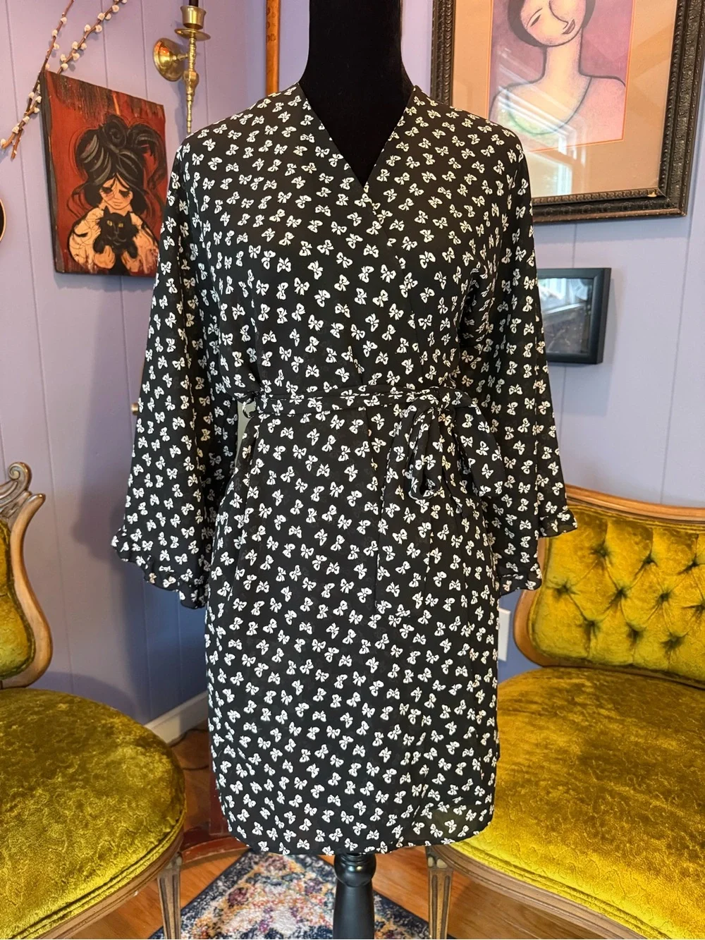 Vintage 90s Valentino Intimo short kimono Style All Over Bow Pattern Wrap Robe